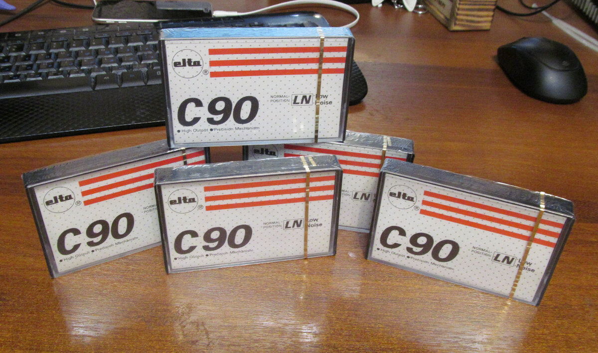 Прикупил седе аудиокассет Elta C90 LN
