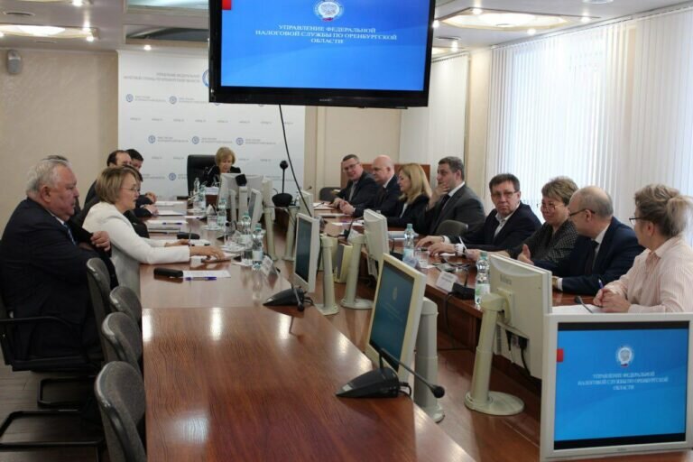    Налоговые органы в Оренбуржье обратят в этом году пристальное внимание на общепит и частных перевозчиков Андрей Севостьянов