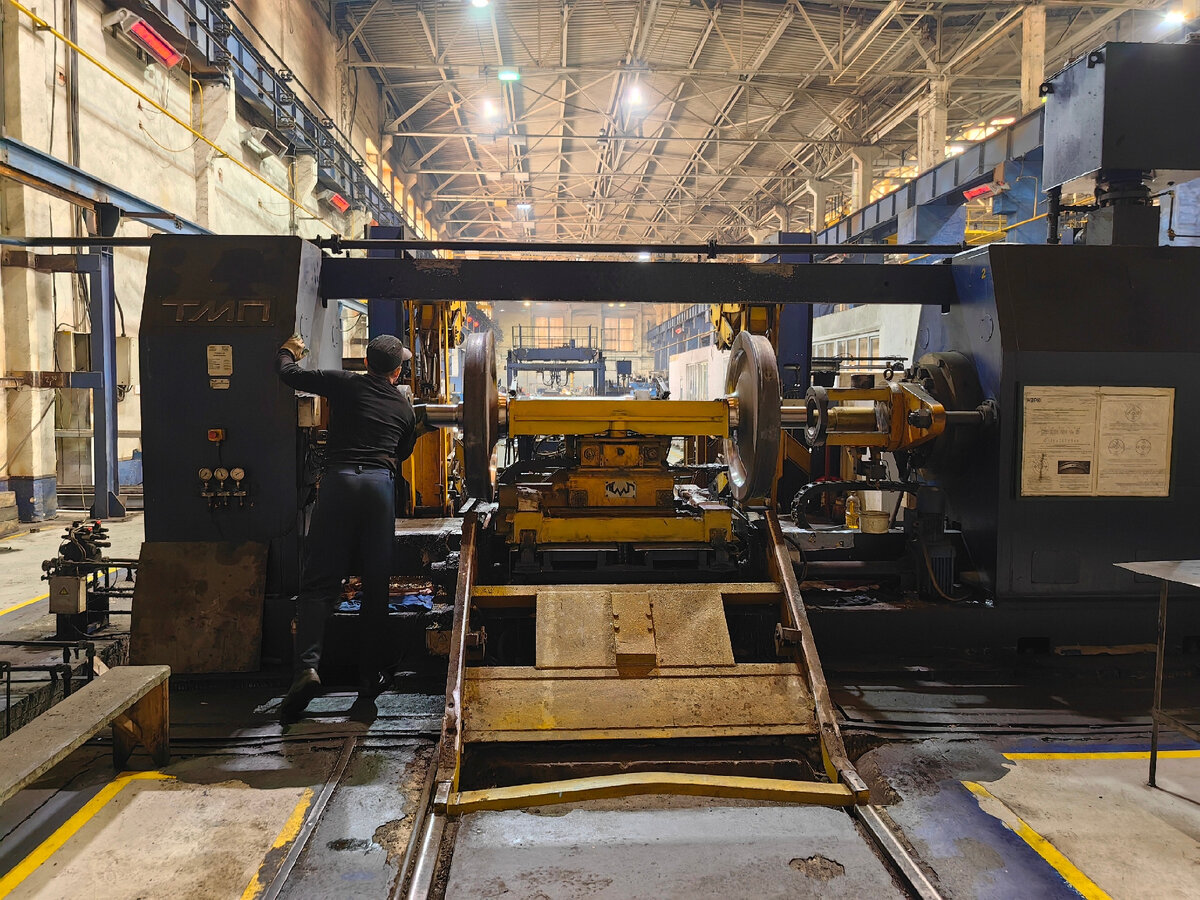 Внутреннее оборудование пассажирских вагонов 003. 4 «русич. Вагоны устройство ремонт. Моторный вагон электропоезда эр2 подвагонное оборудование. Подвагонное оборудование эд4м моторный вагон.