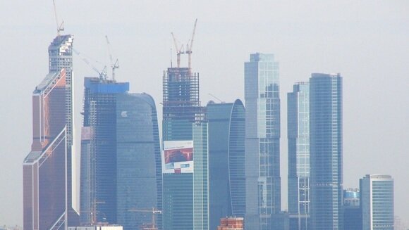     Офис биржи находится в «Москва-Сити».