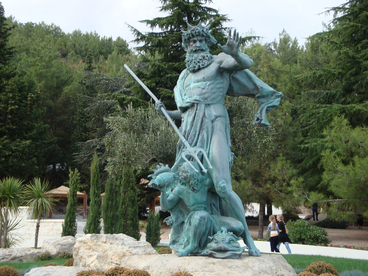 Бог Нептун.