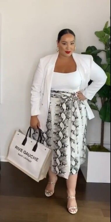 Листайте карусель и вы увидите, насколько разнообразен может быть стиль для пышных женщин