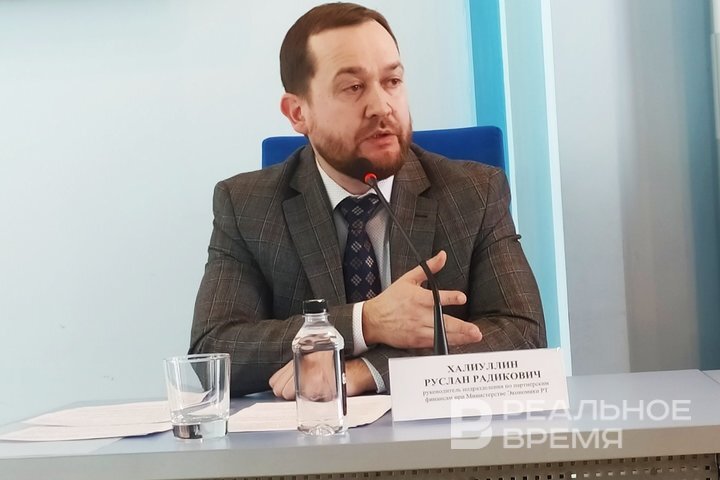 Руслан Халиуллин подчеркнул, что особым предметом гордости для республики может служить тот факт, что 10 из 13 компаний, включенных в реестр участников эксперимента по исламскому банкингу, представлены в Татарстане. Инна Серова / realnoevremya.ru