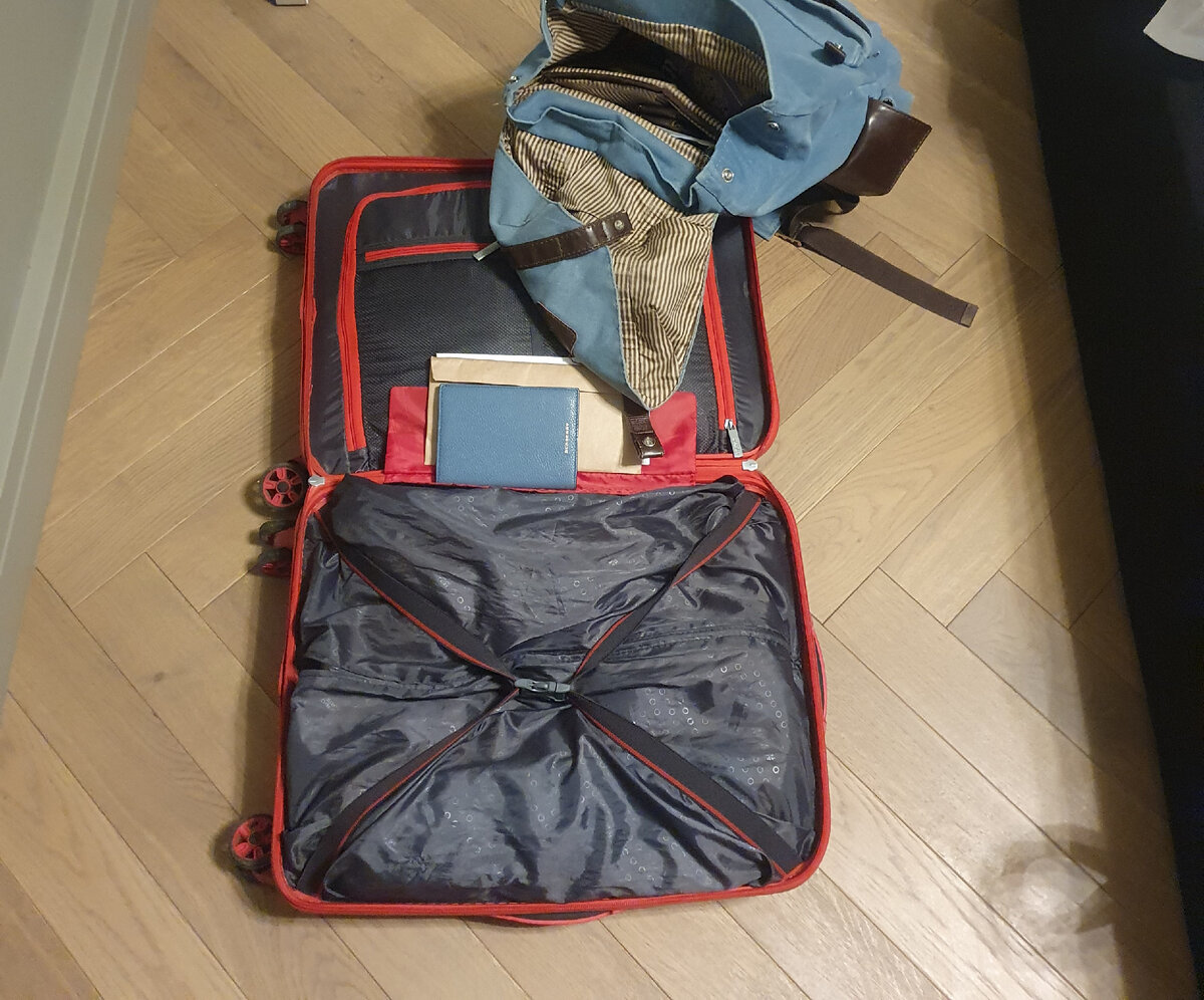 вещей не много, рюкзак набит едой