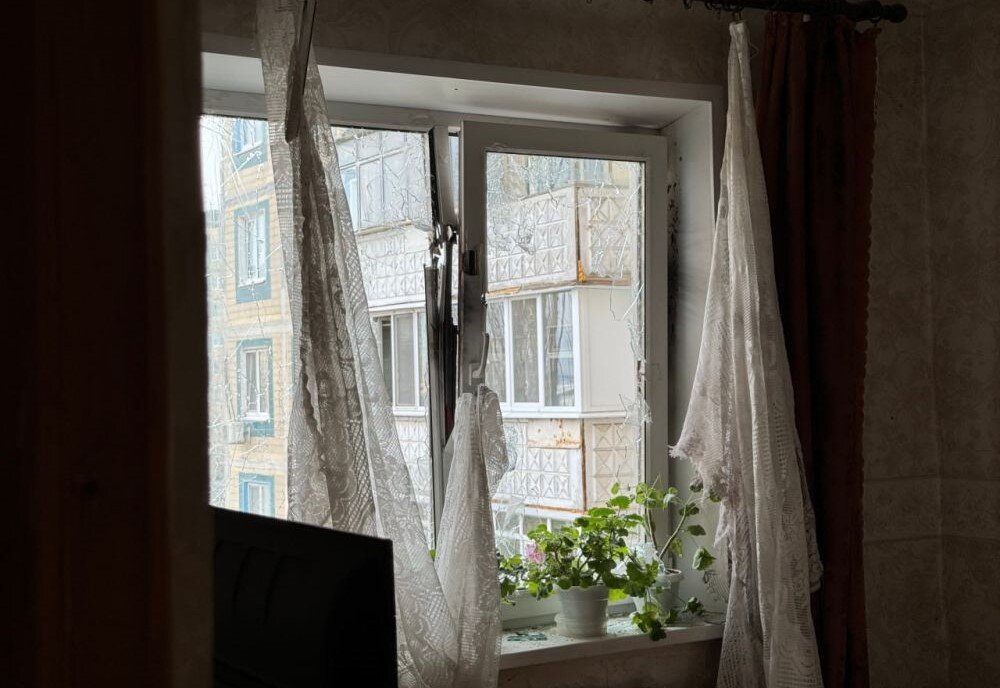 В Белгороде в результате удара БПЛА по многоэтажке погиб мужчина. Пострадали два человека, источник – Телеграм-канал WarDonbass