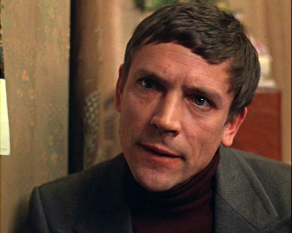 Меня тут попросили поделиться мнением о советском фильме 1979 года "Жена ушла". Выполняю просьбу.  Итак. Сюжет картины довольно прост: Муж, Жена, общий ребенок.-2