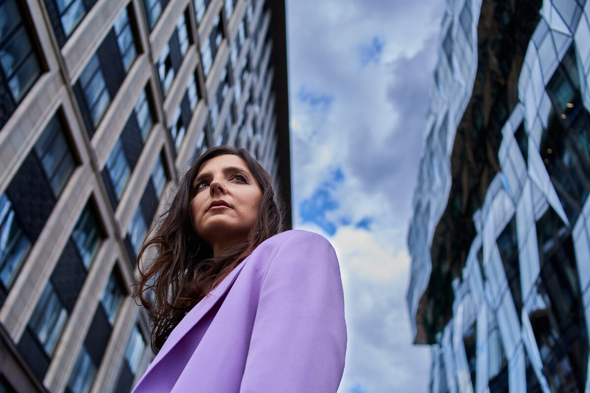 Советы по выбору места для уличной фотосессии в Москве и какие элементы окружения могут улучшить результаты фотографий. Фотограф Сабирзянов Виталий