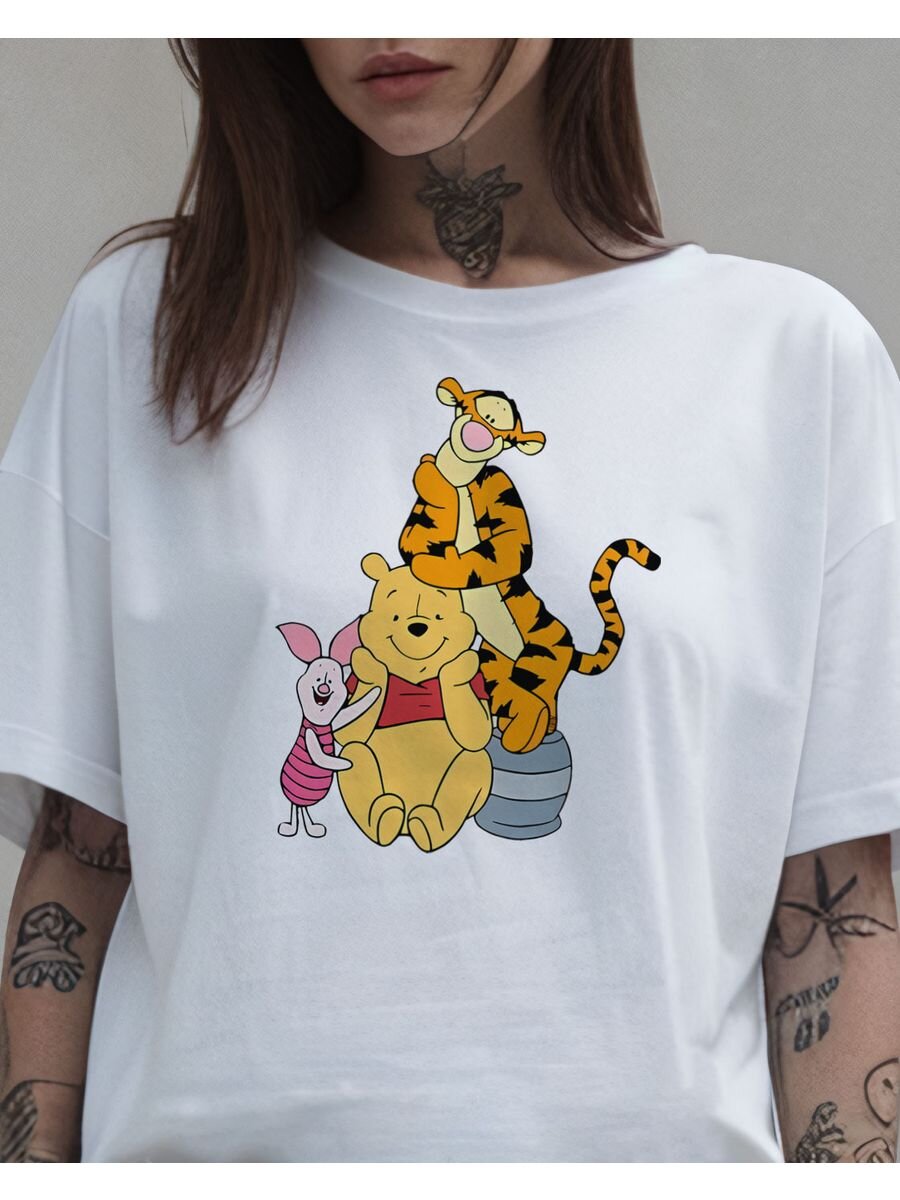    Футболки оверсайз с авторскими принтами вышли в топ по популярности Амина С.