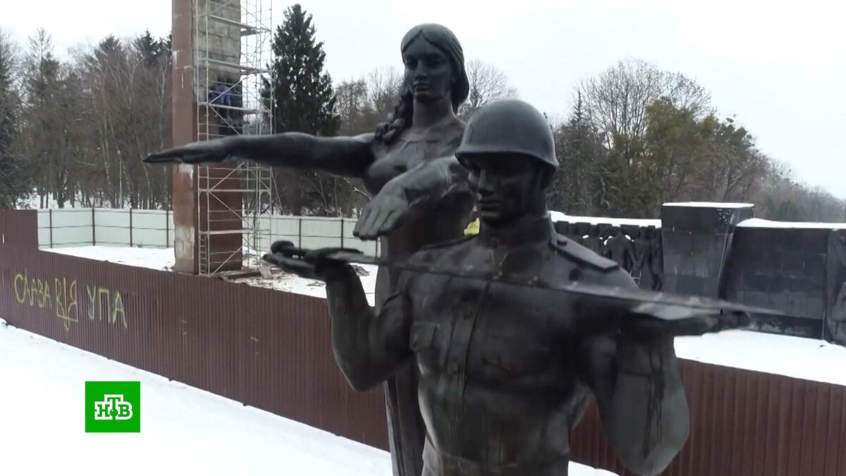    Во Львовской области уничтожили все советские памятники