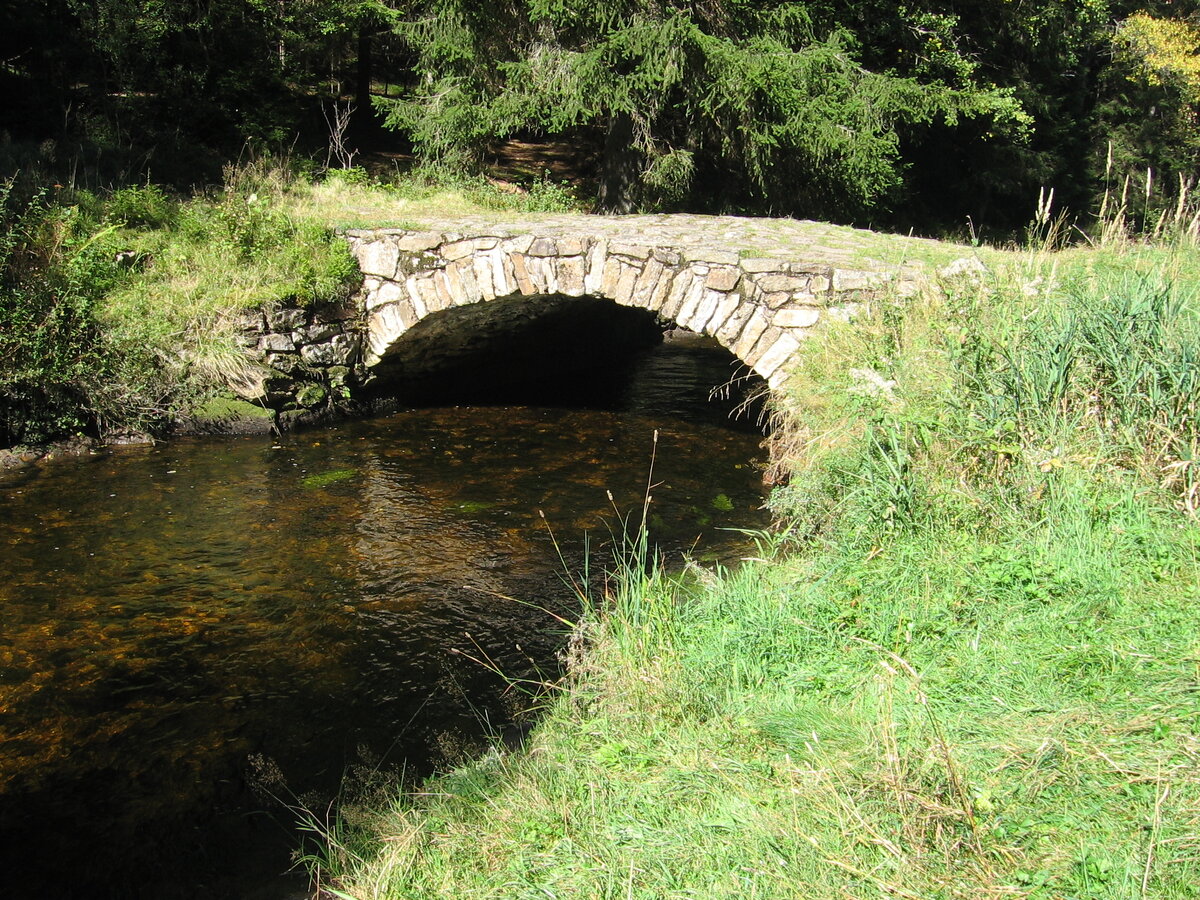 Некоторые мосты сохранились и до наших дней.