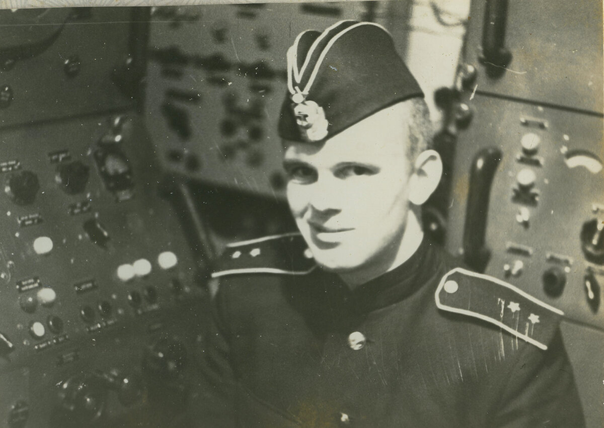 Прапорщики и младшие офицеры погоны. Прапорщики и младшие офицеры погоны. Старший мичман мохнач. Прапорщики и мичманы звания. Военное звание мичман.