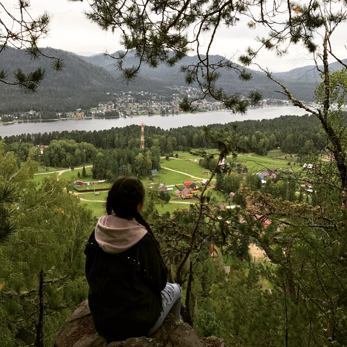 Это я дома на Алтае за неделю до знакомства с семьей мужа