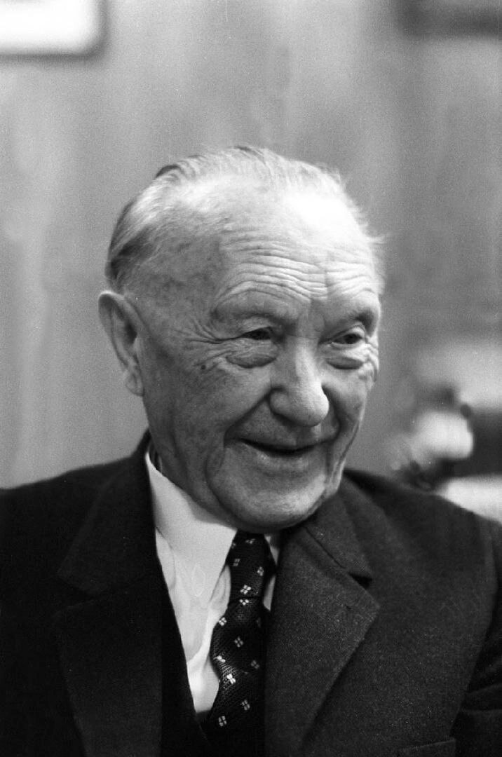 Конрад Аденауэр