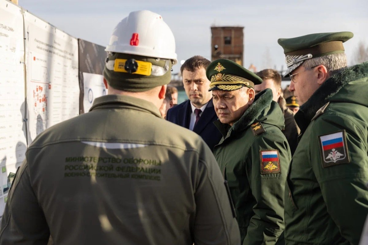   Министр Сергей Шойгу проверил, как выполняют гособоронзаказ на Алтае