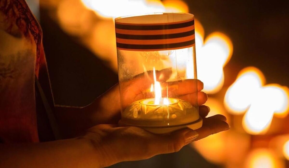     Свеча памяти. Источник: mqs.ru Автор фото: Пресс-служба Мэрии Москвы