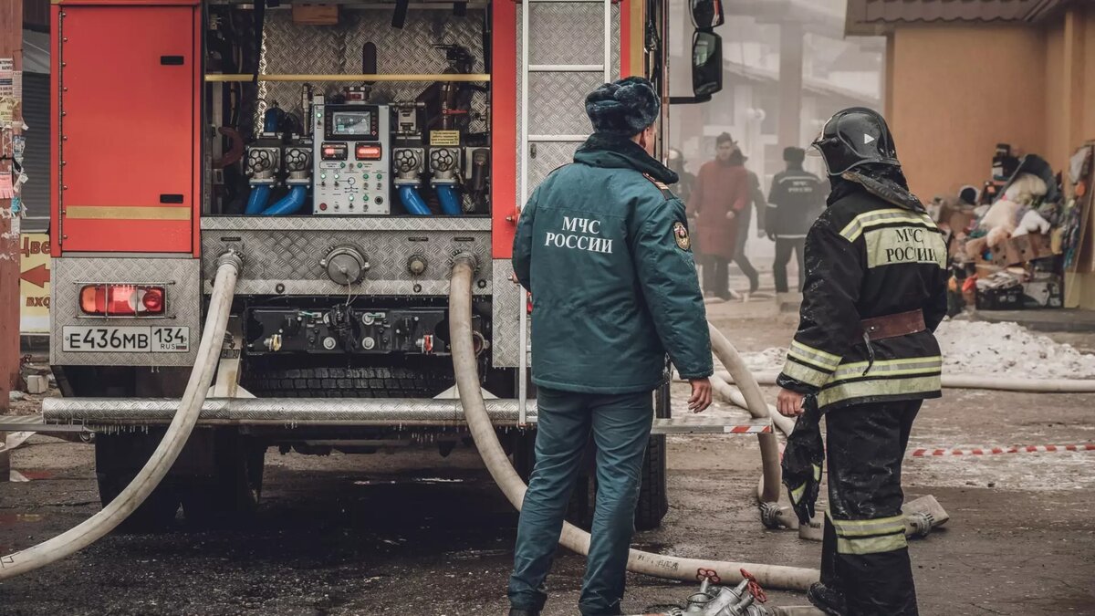 В Сургуте пожарные не могли проехать к многоэтажке, где загорелась  квартира. Фото | muksun.fm | Дзен