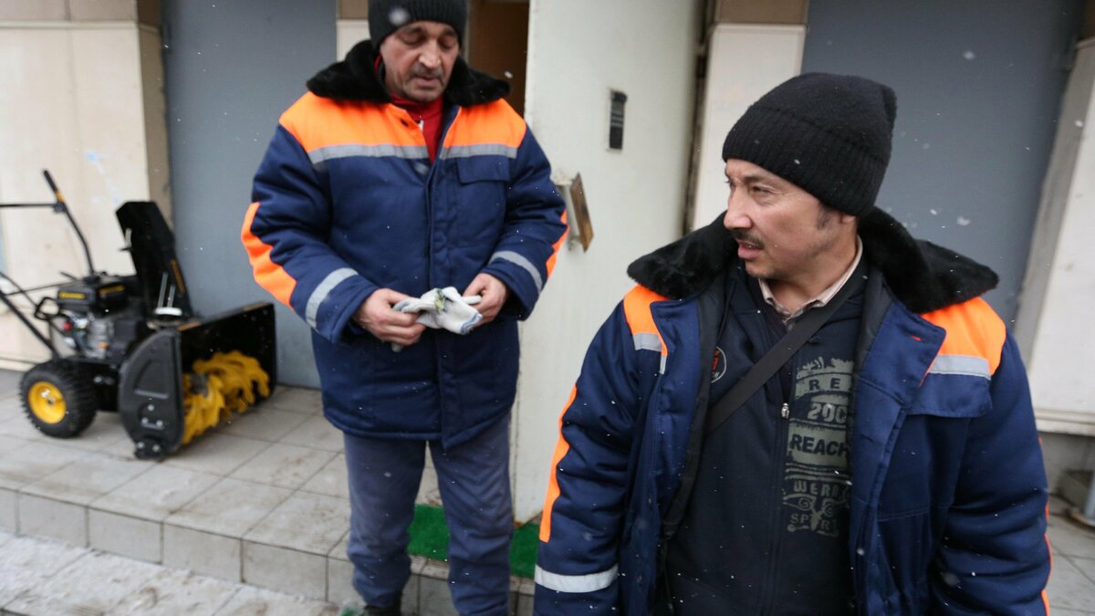     Выяснилось, что приезжие стали впадать в панику.