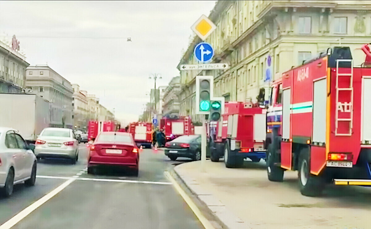 МЧС сообщило о задымлении в минском метро и эвакуации людей. Что известно?  — Видео | Telegraf - Новости | Дзен