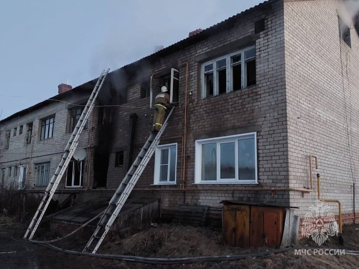 В селе Ивановской области в двухэтажке полыхали три квартиры | «Ивановские  новости» | Дзен