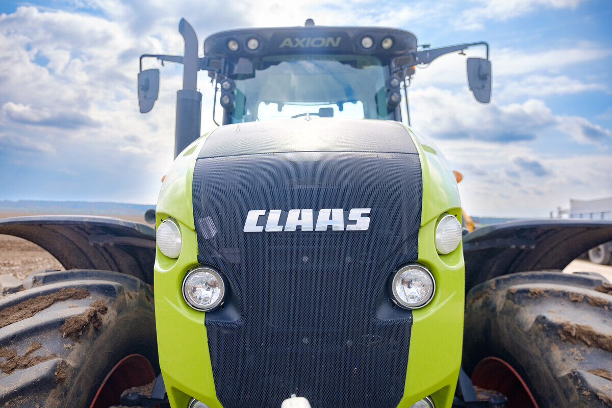 Журналисты посмотрели на Claas Axion 950 на весенней посевной под Гродно:  каким увидел машину и сам процесс не специалист из сельского хозяйства |  Новости Гродно s13.ru | Дзен