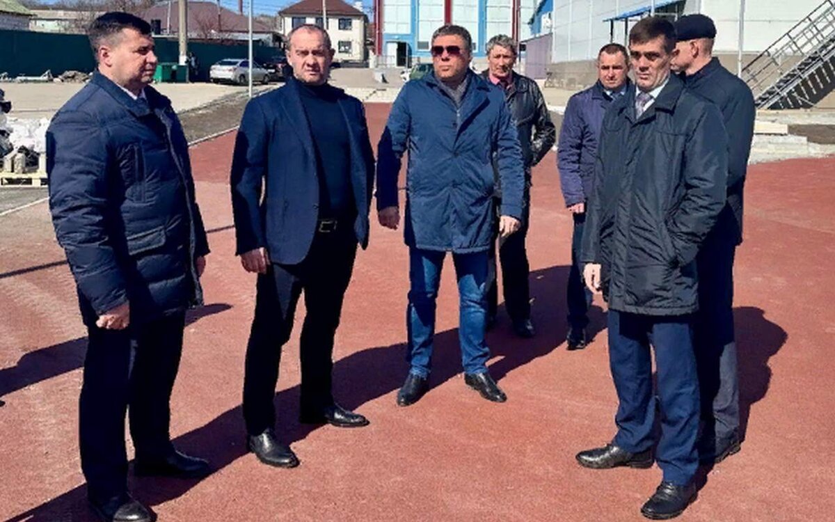    Элиты Черноземья в соцсетях: методы расслабления, дачные анекдоты и правила жизниЕлизавета Орищенко