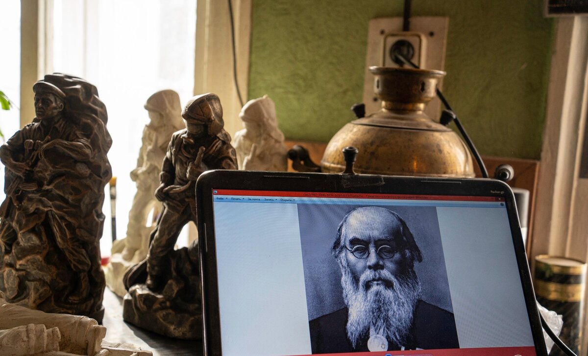    В Фурмановском районе в бронзе увековечат память мецената Горбунова