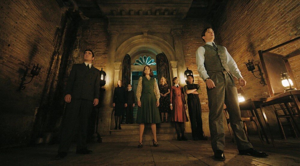     Кадр из фильма «Призраки в Венеции» (2023) по роману «Вечеринка в Хэллоуин» (1969) Агаты Кристи