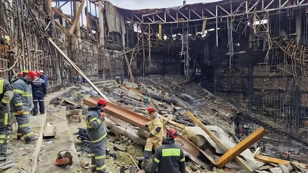     Число пострадавших в результате теракта в концертном зале «Крокус сити холл» увеличилось до 695 человек. Среди пострадавших 15 детей.