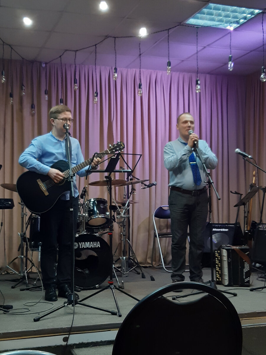 Сегодня я посетил благотворительный концерт волонтёрской группы «Боевой листок "ZA наших!"», проходивший в Томском областном российско-немецком доме.-3