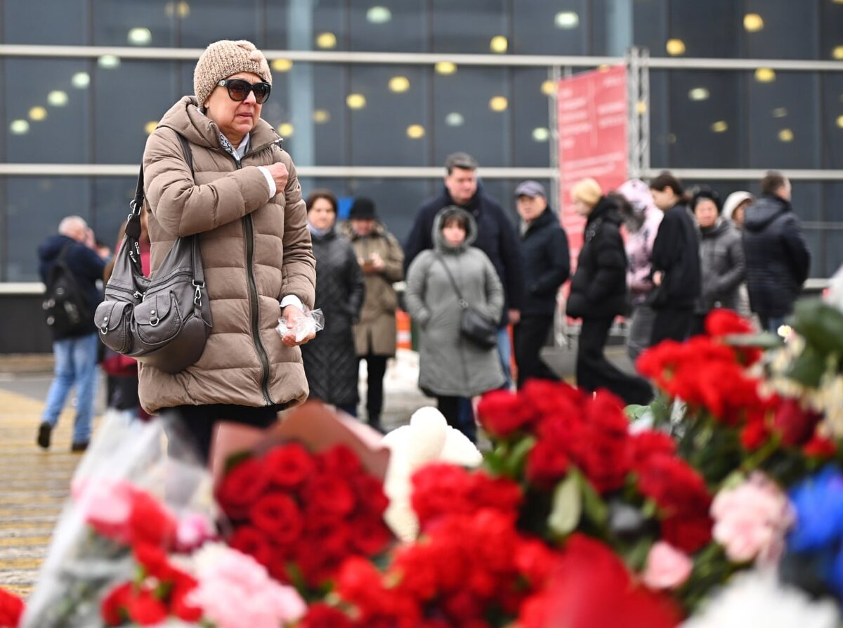    Народная скорбь по жертвам теракта. ФОТО: Олег Рукавицын/Царьград