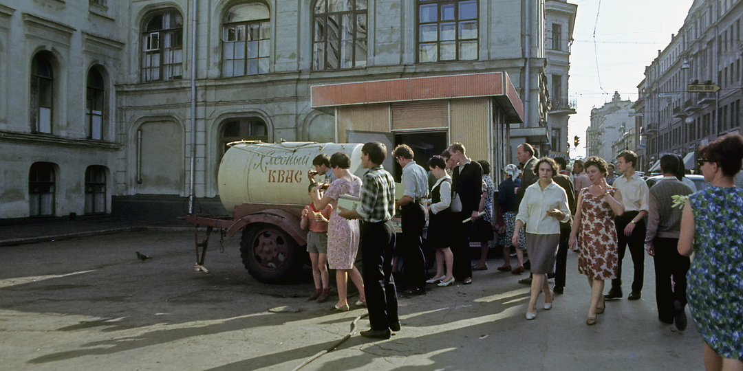 Прогулка по Москве 1968 года. 15 архивных снимков из далёких шестидесятых