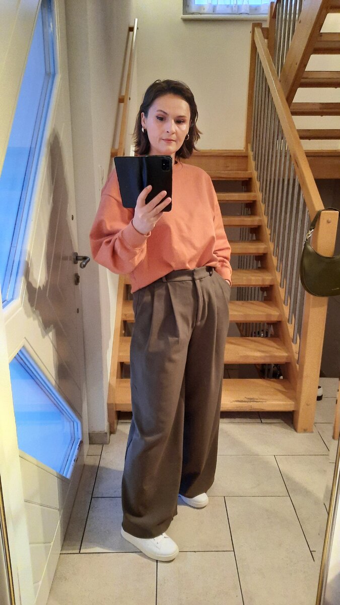 Новый свитшот COS🧡