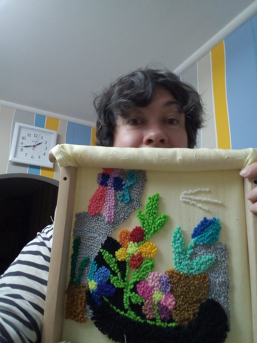 Мою первую ковровую вышивку делала по ночам. 