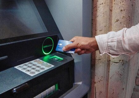    Армянские банки больше не работают с российскими картами «Мир»