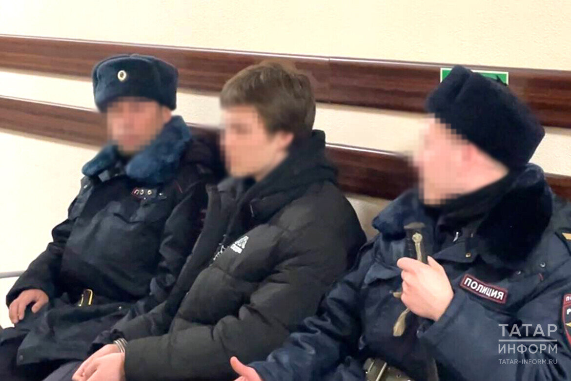 Подросток за рулем «Жигулей» протащил по дороге сотрудника ДПС и сбросил его на отбойник. ​Фото: © Дмитрий Шатров / «Татар-информ»