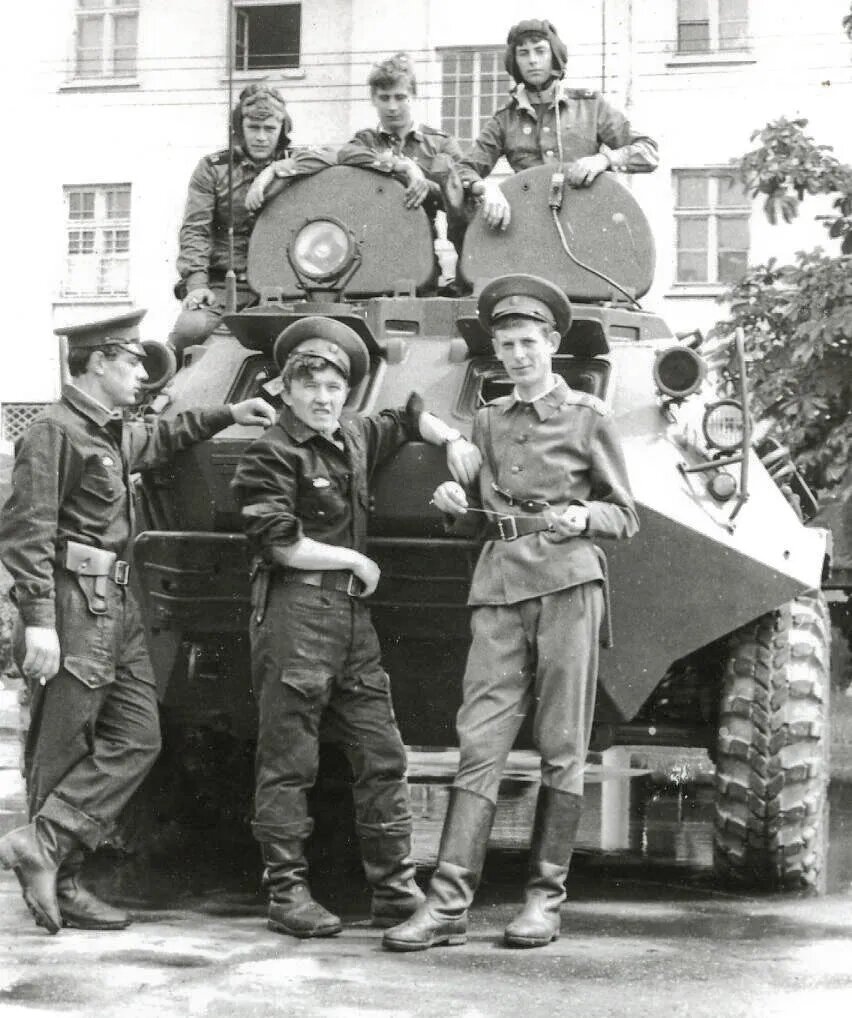 Автор всегда в центре событий...