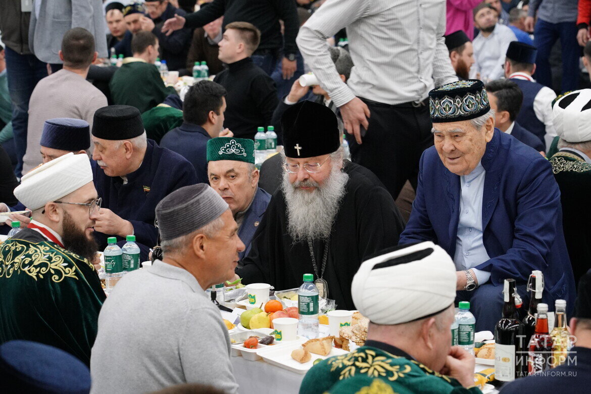 Ифтар время. Календарь рамадан. Ифтар намаз. Время ифтара на сегодня в москве. График намазов в уразу.