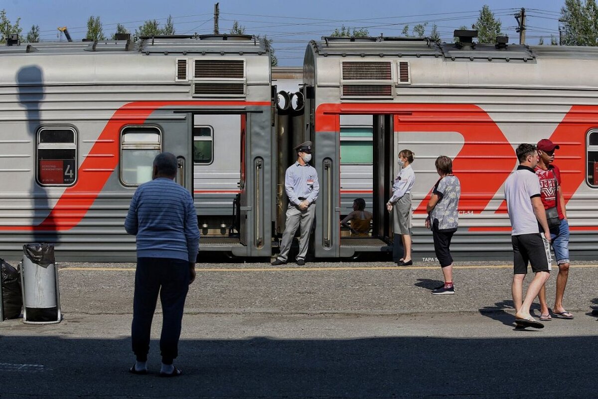   Поезд на станции