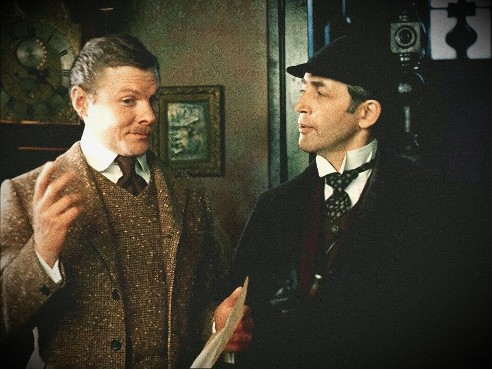 сыщики шерлока холмса. эволюция шерлока холмса. детектив мультяшка. хитрые детективы. детектив холмс и ватсон.