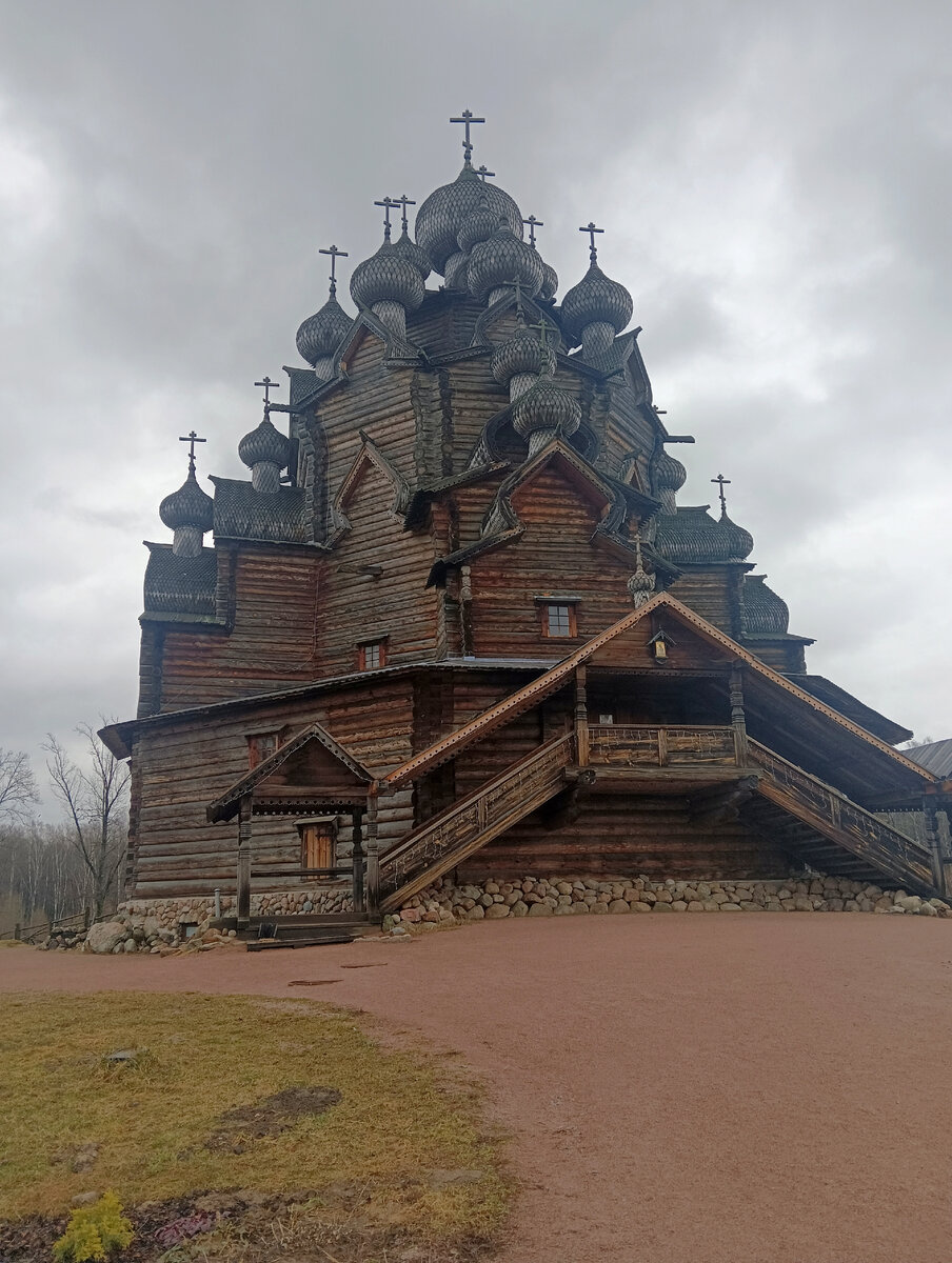 Про нашу церковь недалеко от дома, которая так всех поражает своим видом.  Копия Кижей? Нет. | Карта И. по Питеру | Дзен