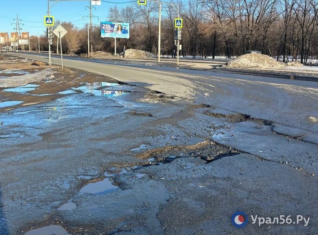    В судебном порядке прокурор Оренбурга обязал администрацию привести в надлежащее состояние тротуары и дороги