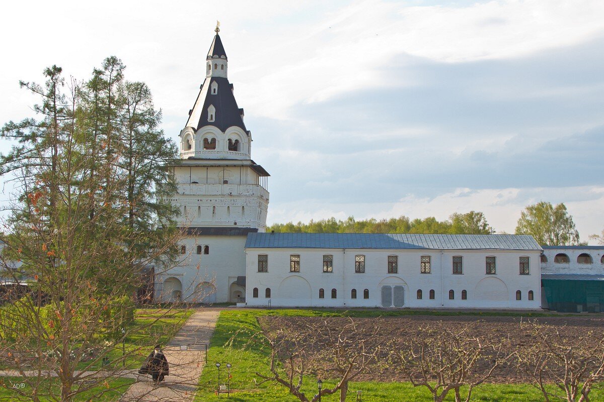 Братский корпус и Германова башня Иосифо-Волоцкого монастыря