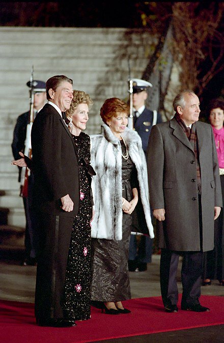 На приеме в Европе. Фото: najti-po-photo.ru