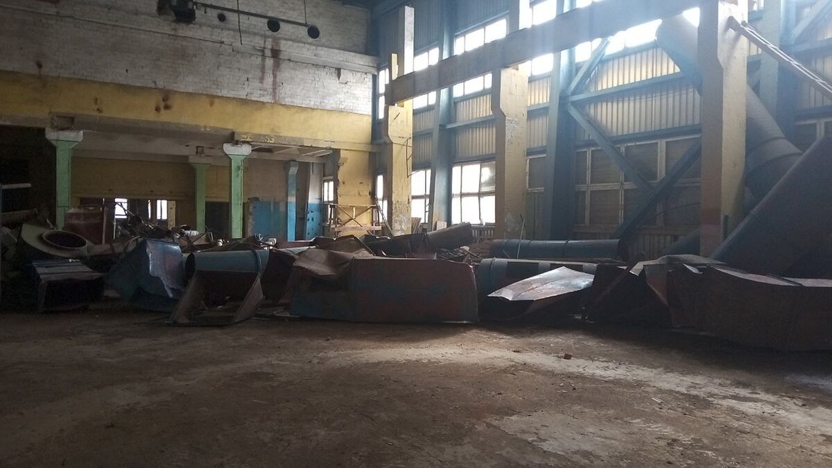 Фото компании ЛомТранс: процесс демонтажа и вывоза лома в СПБ