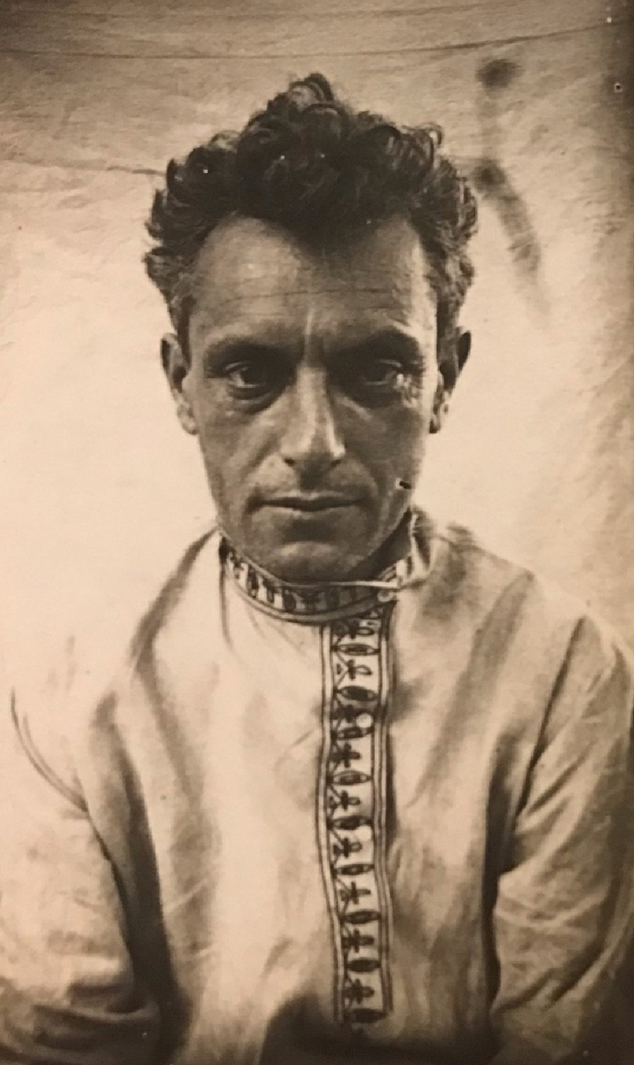 На фото: Михаил Васильевич Лезгинцев.