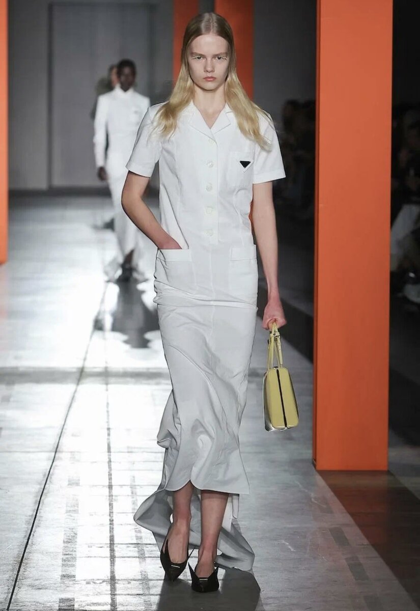 Униформа военных и медсестер Prada