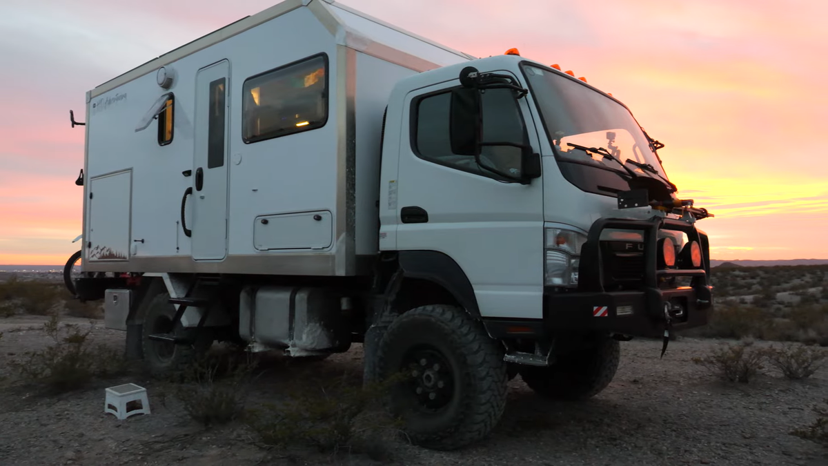 Mitsubishi Fuso FG140 2007: полноценный дом на колёсах с полным приводом