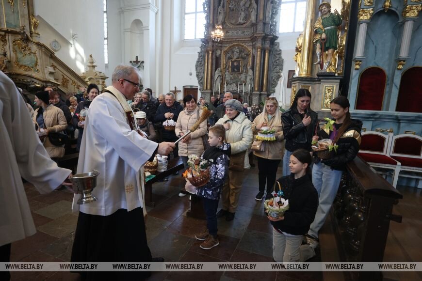 Католическая пасха в беларуси. Традиционная белорусская пасха. Католическая пасха в беларуси. Католическая пасха в беларуси. Пасха у католиков.