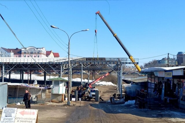    В нижней части рынка торговля шла скромно, да и вид был не очень, и все конструкции решили демонтировать. Фото: АиФ-Рязань/ Зоя Мозалева