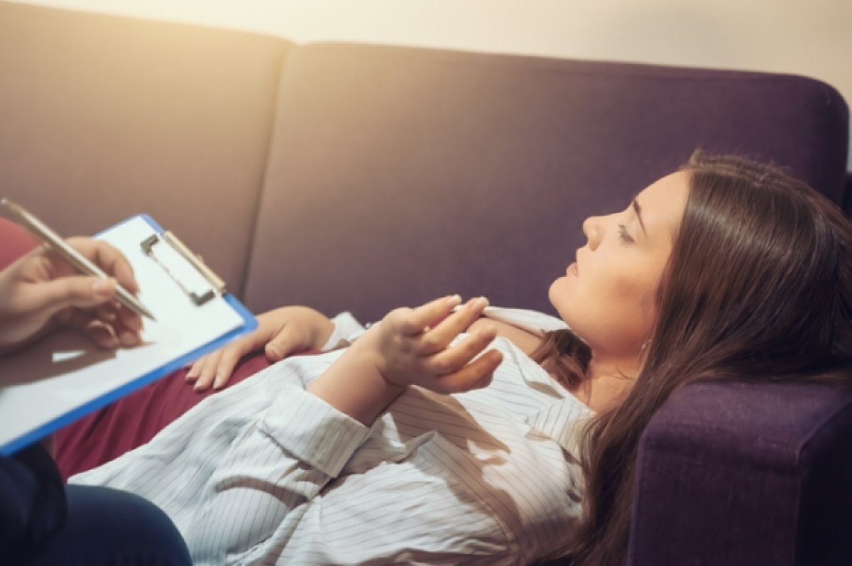    Дефицит тепла и любви.